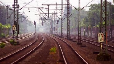 Uszkodzenie torów kolejowych we Wrocławiu. Gigantyczne utrudnienia