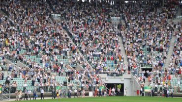 Kilkanaście tysięcy świadków Jehowy na Stadionie Wrocław [ZDJĘCIA]