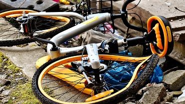 Potrącenie rowerzysty na Hubskiej. Mężczyzna trafił do szpitala
