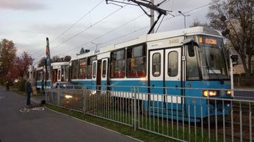 Zderzenie samochodu z tramwajem na Powstańców Śląskich