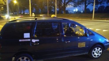 Po Wrocławiu jeździła fałszywa taksówka. Z taksometrem i kierowcą „na haju”