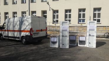 Do wrocławskich szpitali trafiły lodówki i pralki. Rozwiozło je MPK Wrocław