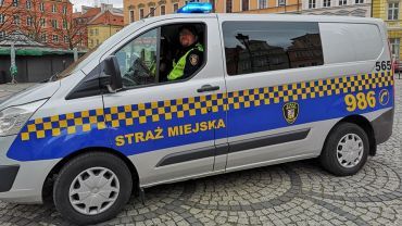 Straż miejska: mandaty na ponad 14 tys. zł za naruszenie kwarantanny w kwietniu