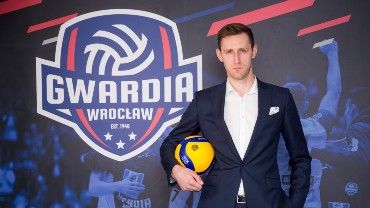 Arkadiusz Olczyk kolejny sezon z KFC Gwardią Wrocław