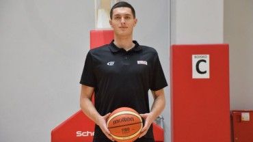 Łukasz Uberna zostaje na kolejny sezon w WKK Wrocław