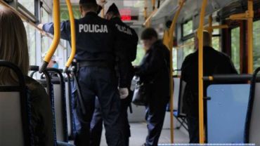 Koniec żartów! Policja kontroluje, czy nosimy maseczki w tramwajach