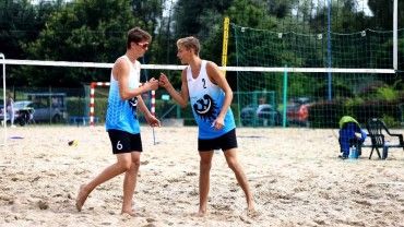 Młodzież KFC Gwardii z dobrymi wynikami w Mistrzostwach Polski w siatkówce plażowej