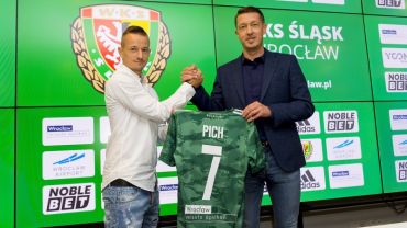 Dobra wiadomość dla fanów Śląska. Czołowy piłkarz klubu przedłużył kontrakt w WKS-em