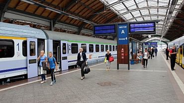 Koronawirus w pociągu Intercity z Wrocławia. Pasażerów szuka SANEPID