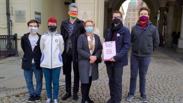 Nowa inicjatywa uchwałodawcza we Wrocławiu. To kontra dla uchwał o „przeciwdziałaniu ideologii LGBT”