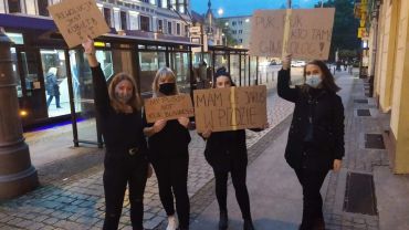 Wrocławskie restauracje włączają się w Strajk Kobiet [ZDJĘCIA]