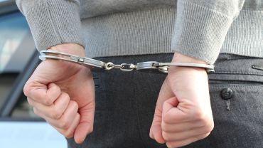 38-latek w areszcie. Jest podejrzany o wykorzystywanie seksualne trzech dziewczynek