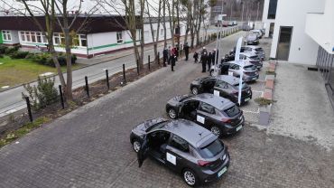 Wojewódzki Inspektorat Ochrony Środowiska kupił elektryczne samochody i stacje ładowania [ZDJĘCIA]