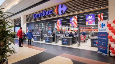 Do której 31 grudnia jest czynny Carrefour? Godziny otwarcia w Sylwestra [31.12.2020]