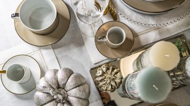 Jak detale stworzą gościnną atmosferę na stole? Dekoracje stołu, obrusy, bieżniki, serwety - jak dobrać rozmiar, kształ i kolor?