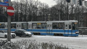 Zimowe utrudnienia we Wrocławiu. Są utrudnienia na liniach MPK