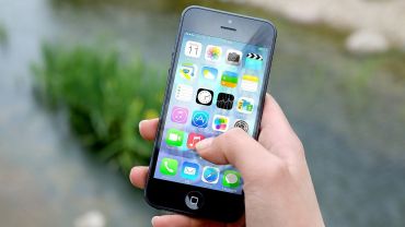 Rozbity wyświetlacz w iPhone ? – podpowiadamy co zrobić