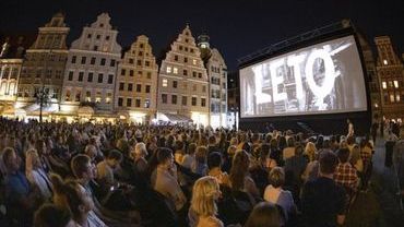 Pokazy w kinach i na Rynku. Oto program największego festiwalu filmowego w Polsce