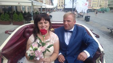 Chrześcijański ślub na placu Solnym i wesele w rytmie rapu [ZDJĘCIA]