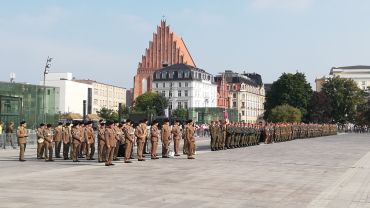 Uroczystości wojskowe w centrum Wrocławia [ZDJĘCIA]
