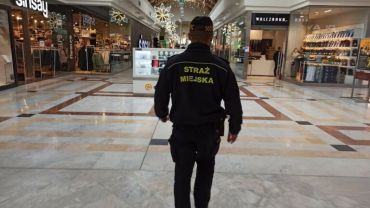 Wzmożone patrole we wrocławskich centrach handlowych. Po co?