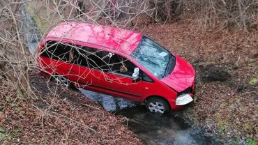 Wrocław: Volkswagen wpadł do rzeki, kierowca zniknął