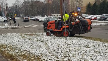 Wrocław: Zamiast latem kosić trawę, koszą zimą śnieg? Miasto zapowiada: będzie kara