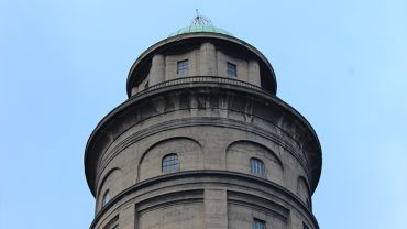 Wrocław: wieża ciśnień do remontu i na sprzedaż. Będzie miała windę! [WIZUALIZACJE]