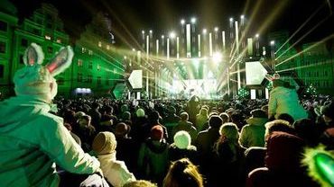 Wrocław: Co z obostrzeniami w sylwestra? Czy dyskoteki i kluby będą otwarte, a na Rynku pojawią się tłumy?