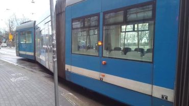 Wrocław: Wykolejenie przy Renomie. Osiem linii kursowało objazdami [ZDJĘCIA]