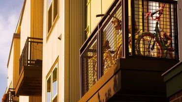 Wrocław: pijany złodziej wdrapał się na balkon. Próbował ukraść rowery