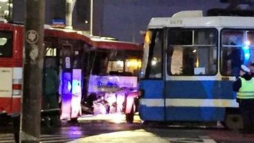 Wrocław: Wypadek koło Wroclavii. Autobus zderzył się z tramwajem