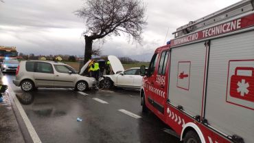 Wypadek przy wjeździe do Wrocławia. Zderzyły się dwa auta