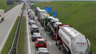 Uwaga! Trzy ciężarówki zderzyły się na autostradzie A4 pod Wrocławiem. Droga była zablokowana!