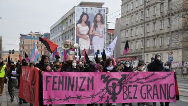 Wrocław: Manifa 2022 wezwała rosyjskie feministki do walki z Putinem [ZDJĘCIA, WIDEO]