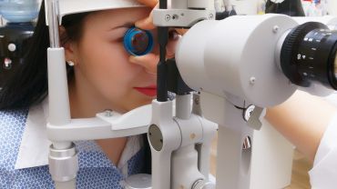 Jak wygląda badanie wzroku u optyka?
