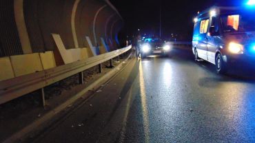 Kierowca BMW potrącając pieszego na AOW uratował mu życie