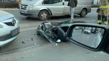 Wypadek skutera i auta na Krakowskiej. Korki w centrum!