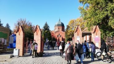 Wrocławianka uwięziona na cmentarzu. Musiała wychodzić po drabinie