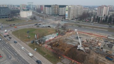 Wrocław: Dźwig zablokuje pas Legnickiej. Utrudnienia dla kierowców i pieszych