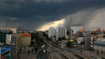 Cyklon Nasim wieje we Wrocławiu. IMGW wydał ostrzeżenie