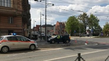 Wrocław: kłopoty z komunikacją w centrum po potrąceniu rowerzysty