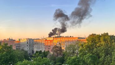 Wrocław: Czarny dym nad miastem. Pożar nowego budynku na Kleczkowie [ZDJĘCIA]