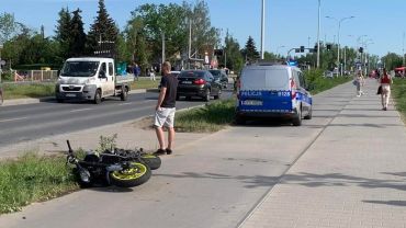 Groźny wypadek na południu Wrocławia. Motocyklista trafił do szpitala