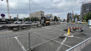 Wrocław: Remont na placu Solidarności. Nowa droga rowerowa w budowie [ZDJĘCIA]