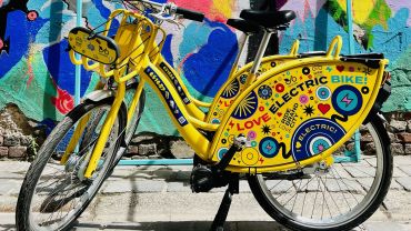 Na ulice Wrocławia wróciły żółte rowery miejskie [ZDJĘCIA]