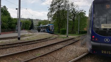Wrocław: Będzie drugi remont torów do Leśnicy. Dlaczego miasto nie zrobiło dwóch remontów na raz?