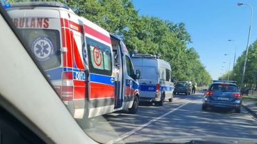 Wrocław: Wypadek na al. Brücknera. Samochód potrącił młodą dziewczynę na pasach