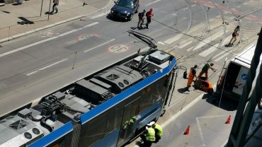 Wrocław: Wykolejenie tramwaju na Arkadach. Torowisko nie doczekało się remontu