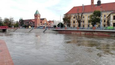 Wrocław: Z Odry wyłowiono ciało człowieka. Przy moście Sikorskiego zauważyli je przechodnie